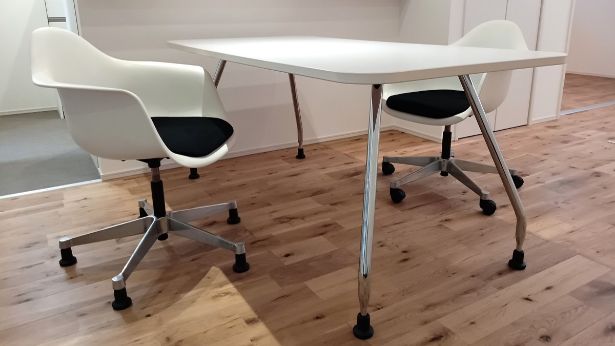 家具　色々　オフィス　レストラン　ホテル　高級　椅子　テーブル　ショーケース オフィス家具・オフィスチェア・受付カウンターを通販で｜企業の空間